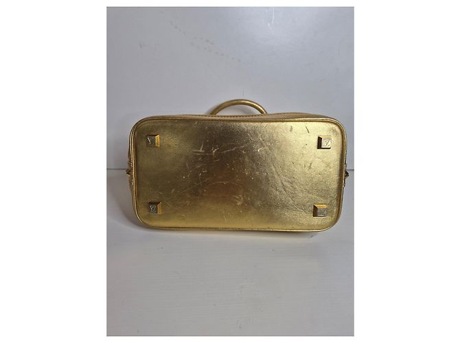 Louis Vuitton Alma BB borsa pelle oro D'oro - vista 6