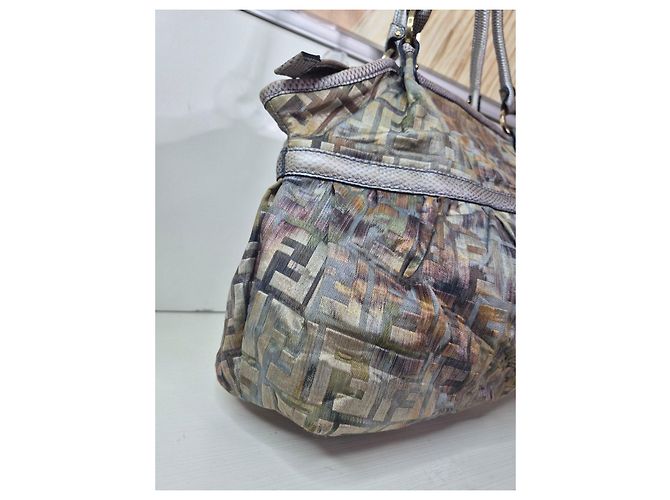 Fendi Schultertasche Zucca Muster Braun Grau Metallisch - Ansicht 2
