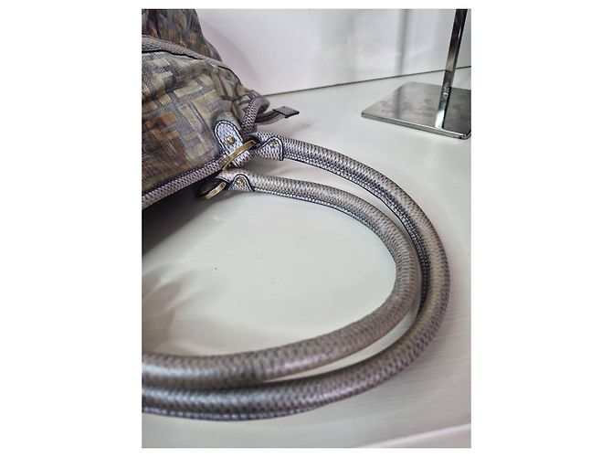 Fendi Schultertasche Zucca Muster Braun Grau Metallisch - Ansicht 6