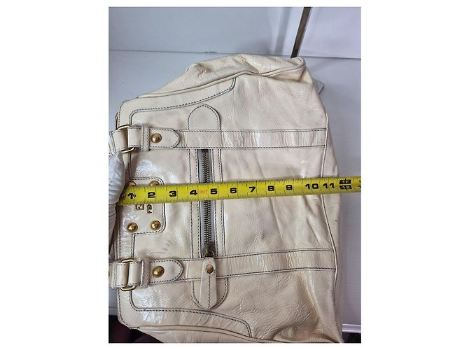Fendi Borsa Tote in Pelle Lucida Crema Crudo - vista 13