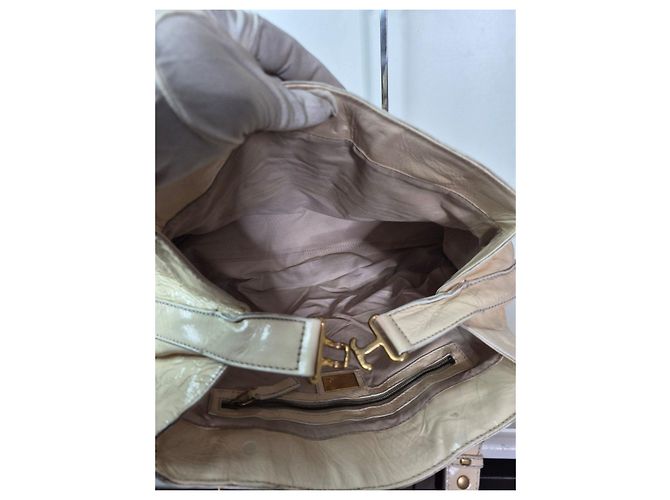 Fendi Borsa Tote in Pelle Lucida Crema Crudo - vista 8