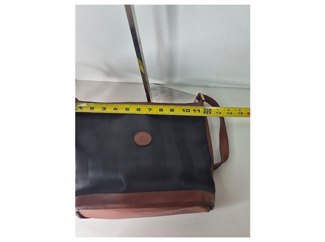 Fendi Schultertasche aus Zucca-Canvas und Leder Braun Schwarz - Ansicht 11
