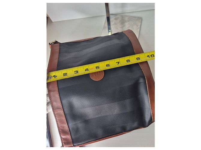 Fendi Schultertasche aus Zucca-Canvas und Leder Braun Schwarz - Ansicht 12