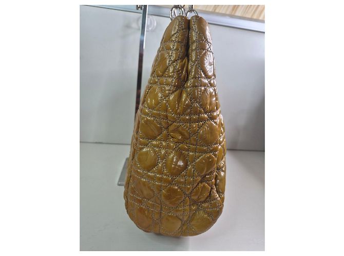 Christian Dior Bolso Tote Cannage en Piel Charol Castaño - vista 5