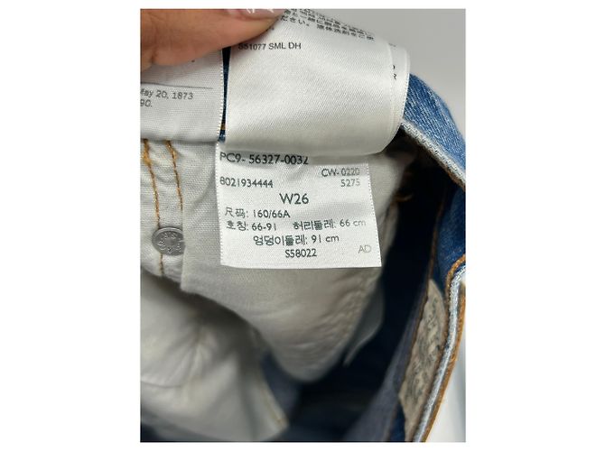 Shorts vaqueros azules Levi's efecto roto W26 - vista 5