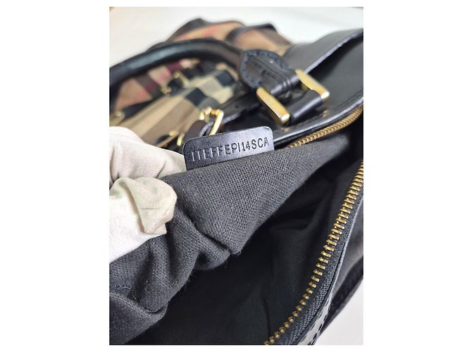 Borsa Tote in Pelle Burberry Haymarket Check Nero Rosa Beige - vista 12