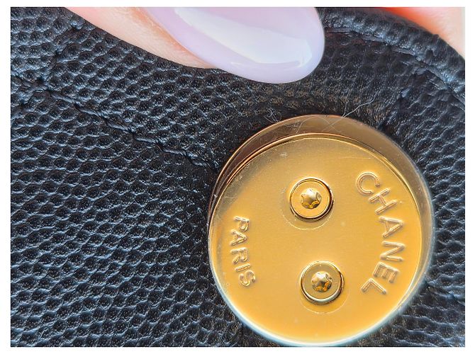 Chanel Quilted Leather Drawstring Bag in Schwarz - Ansicht 11