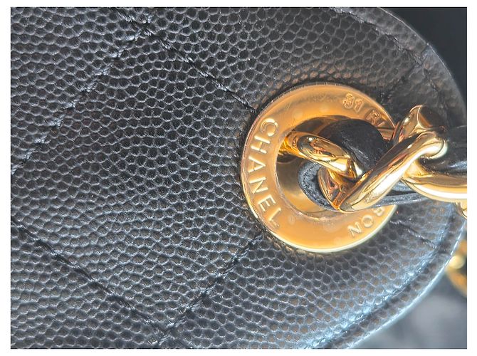 Chanel Quilted Leather Drawstring Bag in Schwarz - Ansicht 13