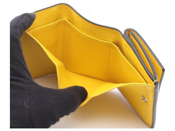 Fendi Peekaboo Tri-fold Wallet - view 4