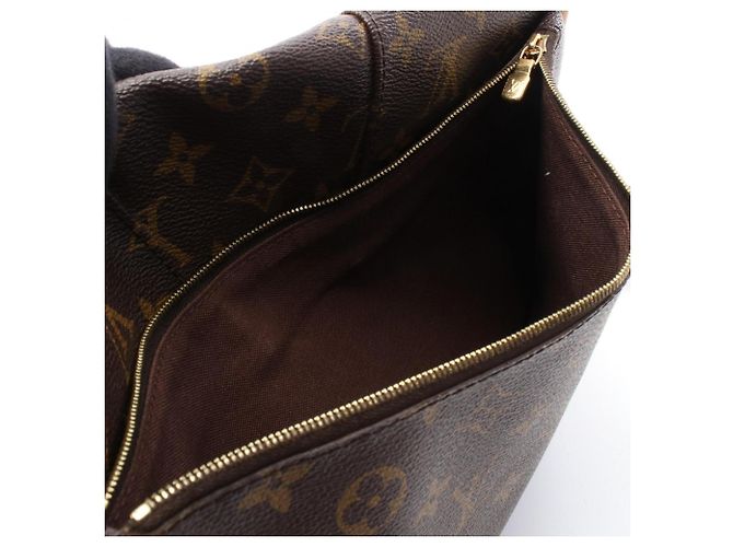 Bolsa de Ombro Louis Vuitton Menilmontant MM Marrom - vista 8