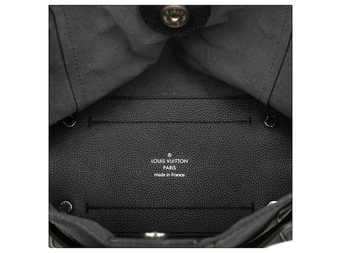 Borsa Louis Vuitton Monogram Mahina PM Nero Monogramma - vista 4