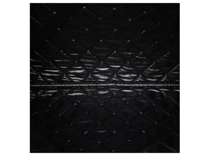 Clutch Chanel Black Large Quilted Lambskin Camellia O Case Nero - vista 4