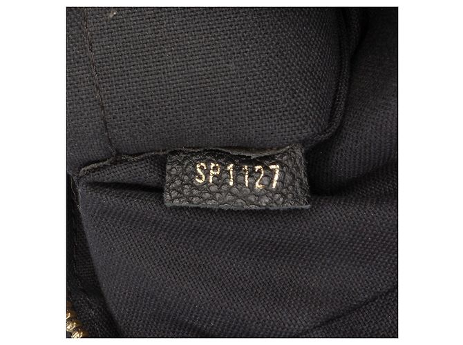 Louis Vuitton Black Monogram Empreinte Vosges MM Nero - vista 6
