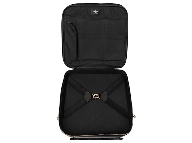 Louis Vuitton Nero Taiga Tura - vista 4