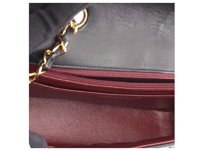 Chanel Black Small Lambskin Diana Flap Nero - vista 3