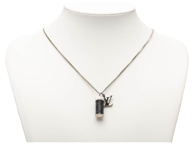 Collana Louis Vuitton Charms Monogram Eclipse in ottone argentato Argento - vista 9