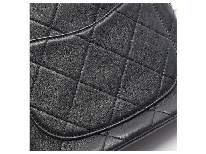 Borsa a tracolla Chanel Matelassé Faux Pearl Nero - vista 11