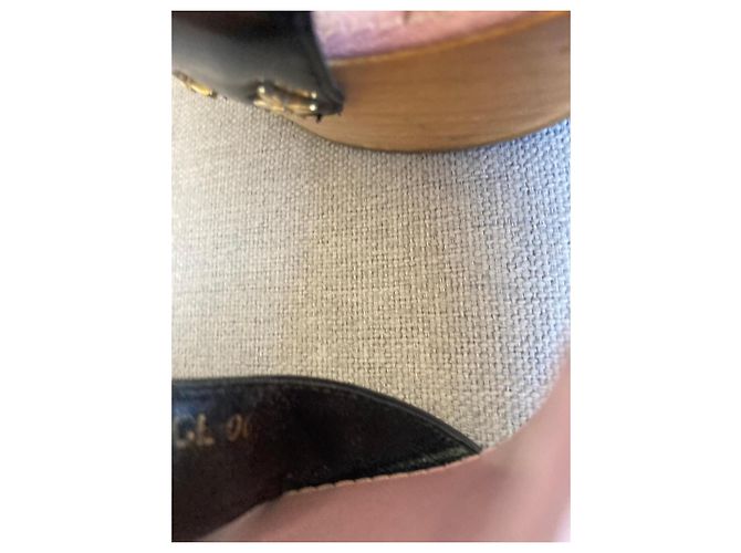 Louis Vuitton Sandali zeppa vernice nera e legno Marrone Nero - vista 10
