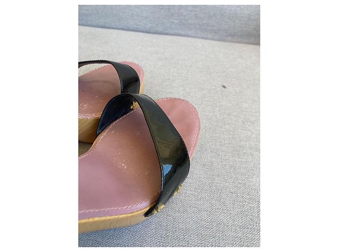 Louis Vuitton Sandali zeppa vernice nera e legno Marrone Nero - vista 5