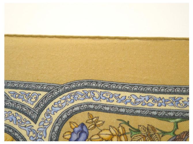 Hermès FULAR HERMES QALAMDAN CATH. BASCHET QUADRATO 90 IN CACHEMIRE E SETA Giallo - vista 9