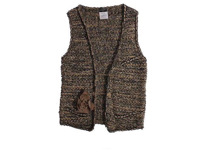 Chanel, hellbraune Bouclé-Weste mit goldenen Knöpfen - Ansicht 2