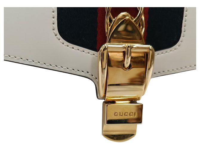 Gucci Sylvie Medium Handtasche aus weißem Leder Roh - Ansicht 11