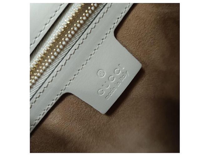 Gucci Sylvie Medium Handtasche aus weißem Leder Roh - Ansicht 9