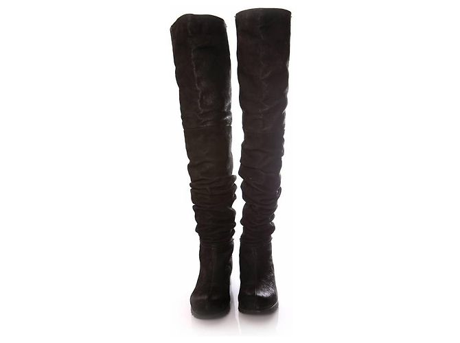Prada, botas largas de cuero negro con arrugas. - vista 5