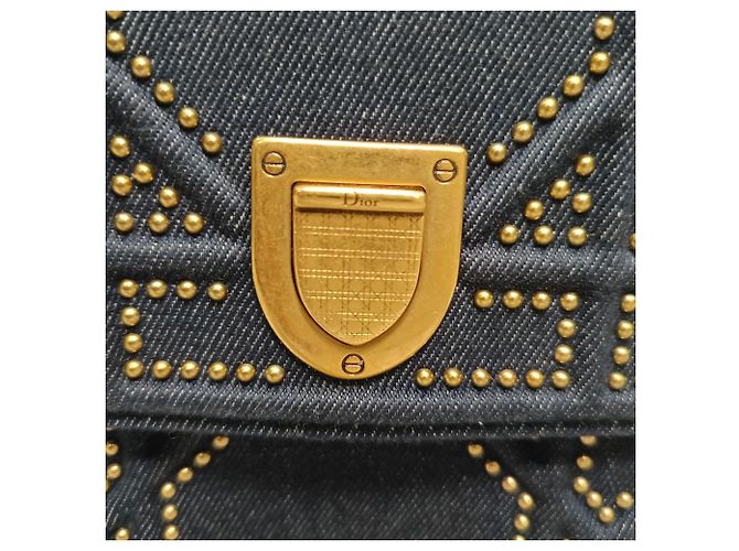 Clutch verticale Diorama di Dior con borchie in denim di cotone blu navy - vista 7