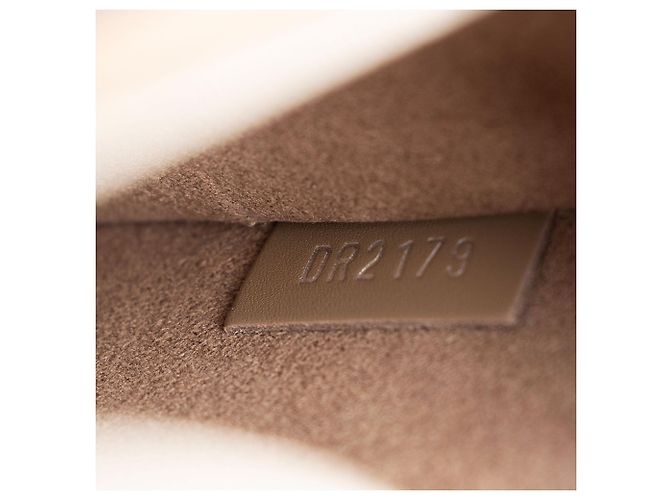 Pochette de cuero Louis Vuitton Castaño Beige - vista 4