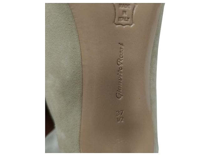 Stivaletti stringati in scamosciato beige Gianvito Rossi - vista 9