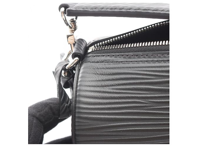 Borsa 2WAY Soft Polochon PM XL in pelle Epi Louis Vuitton Nero - vista 3