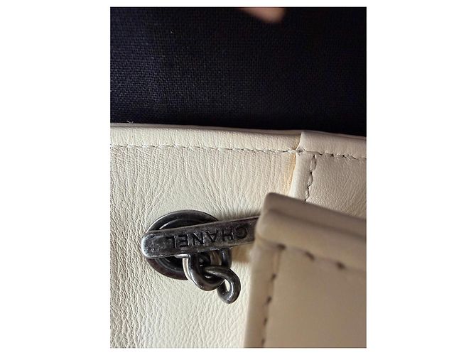 Borsa Chanel 19 Flap Bag Beige in Pelle Nero - vista 10