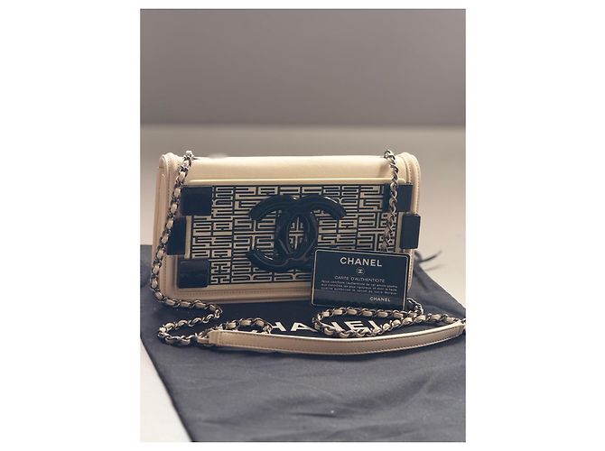 Borsa Chanel 19 Flap Bag Beige in Pelle Nero - vista 11