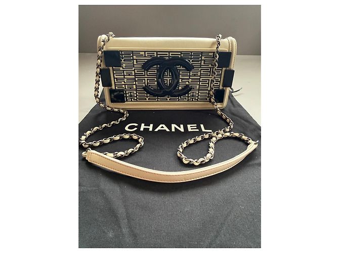 Borsa Chanel 19 Flap Bag Beige in Pelle Nero - vista 2