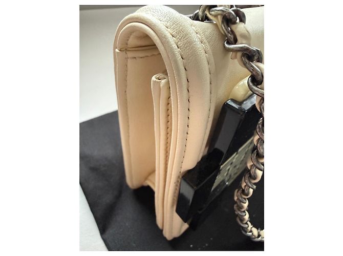 Borsa Chanel 19 Flap Bag Beige in Pelle Nero - vista 20