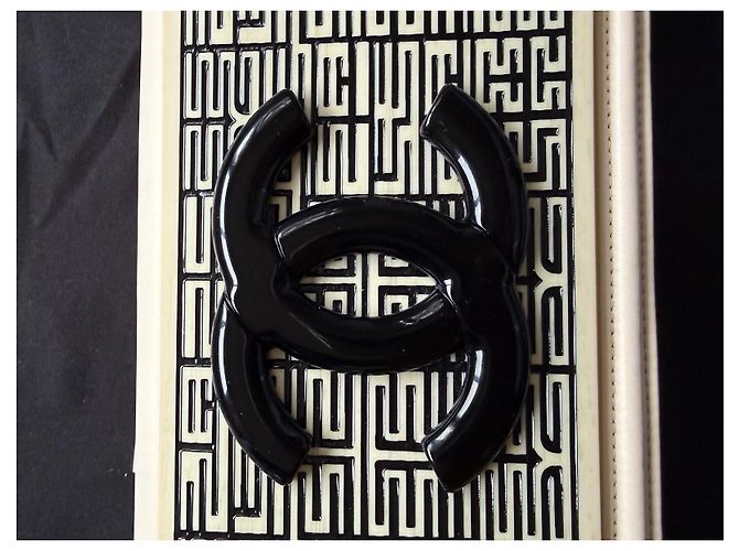 Borsa Chanel 19 Flap Bag Beige in Pelle Nero - vista 21