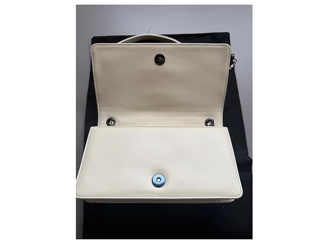 Borsa Chanel 19 Flap Bag Beige in Pelle Nero - vista 3