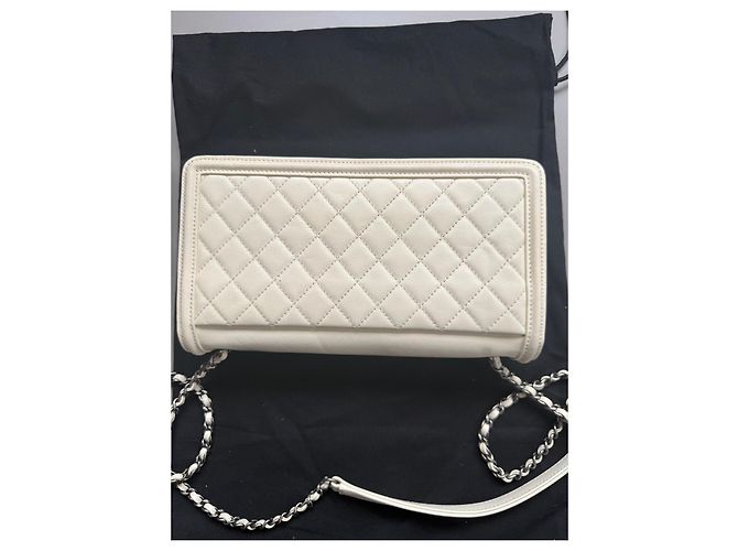 Borsa Chanel 19 Flap Bag Beige in Pelle Nero - vista 4