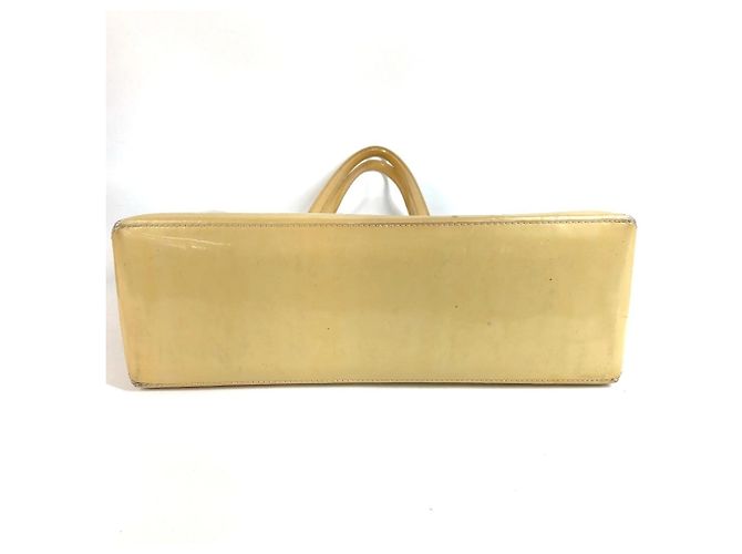 Borsa Louis Vuitton Monogram Vernis Wilshire MM Beige Corallo - vista 10