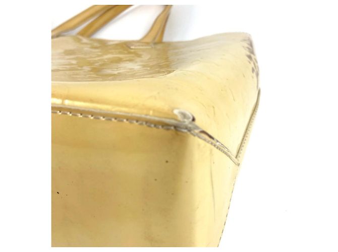 Borsa Louis Vuitton Monogram Vernis Wilshire MM Beige Corallo - vista 11
