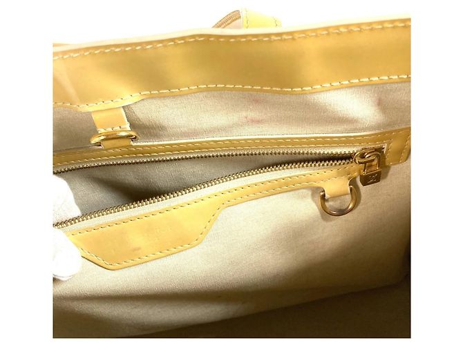 Borsa Louis Vuitton Monogram Vernis Wilshire MM Beige Corallo - vista 15