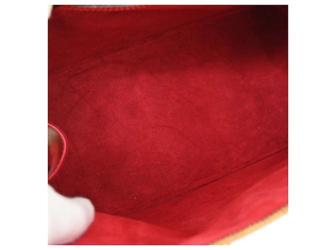 Louis Vuitton Alma Epi Leather PM Rosso - vista 3