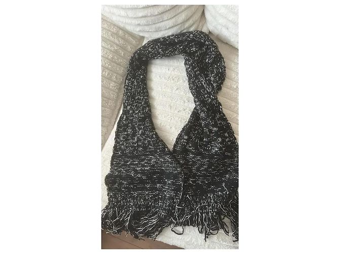 Set Berretto e Sciarpa Chanel in Lana, Cashmere e Seta Nero Bianco - vista 7