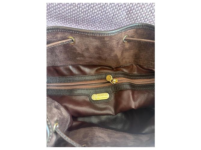 Fendi Borsa a Secchiello in Pelle Velluto a Coste Marrone - vista 9
