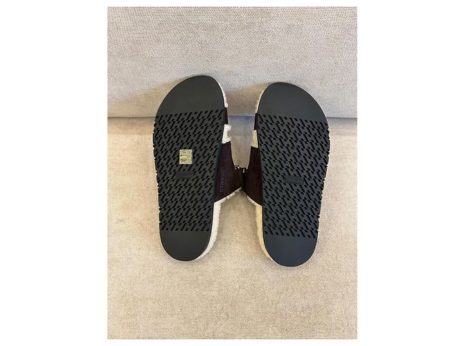 Sandali Hermès Chypre in scamosciato Marrone Crudo - vista 5
