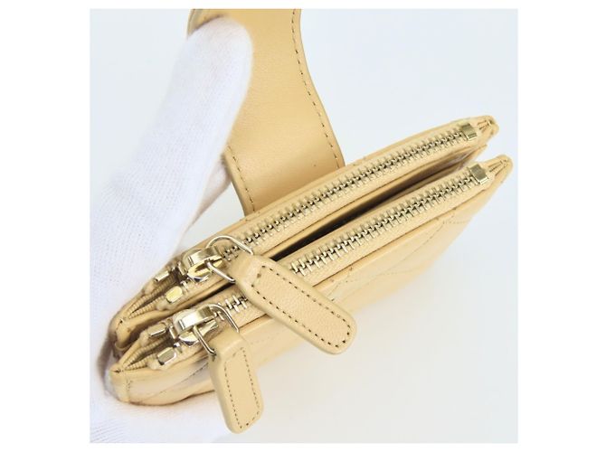 Cartera Compacta Chanel Matelassé Beige - vista 10