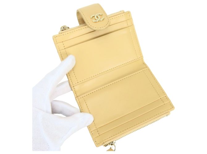 Cartera Compacta Chanel Matelassé Beige - vista 14