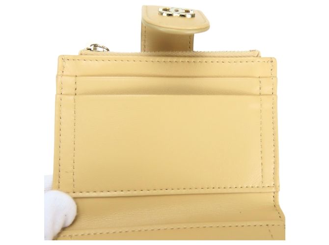 Cartera Compacta Chanel Matelassé Beige - vista 15