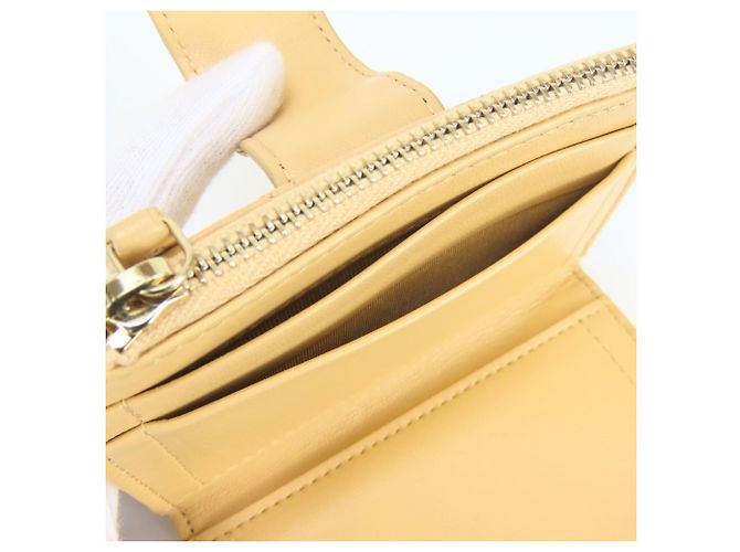 Cartera Compacta Chanel Matelassé Beige - vista 17